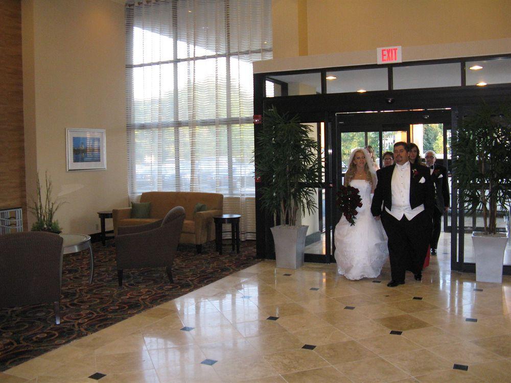 Crowne Plaza Boston - Woburn By Ihg Hotel Facilities photo