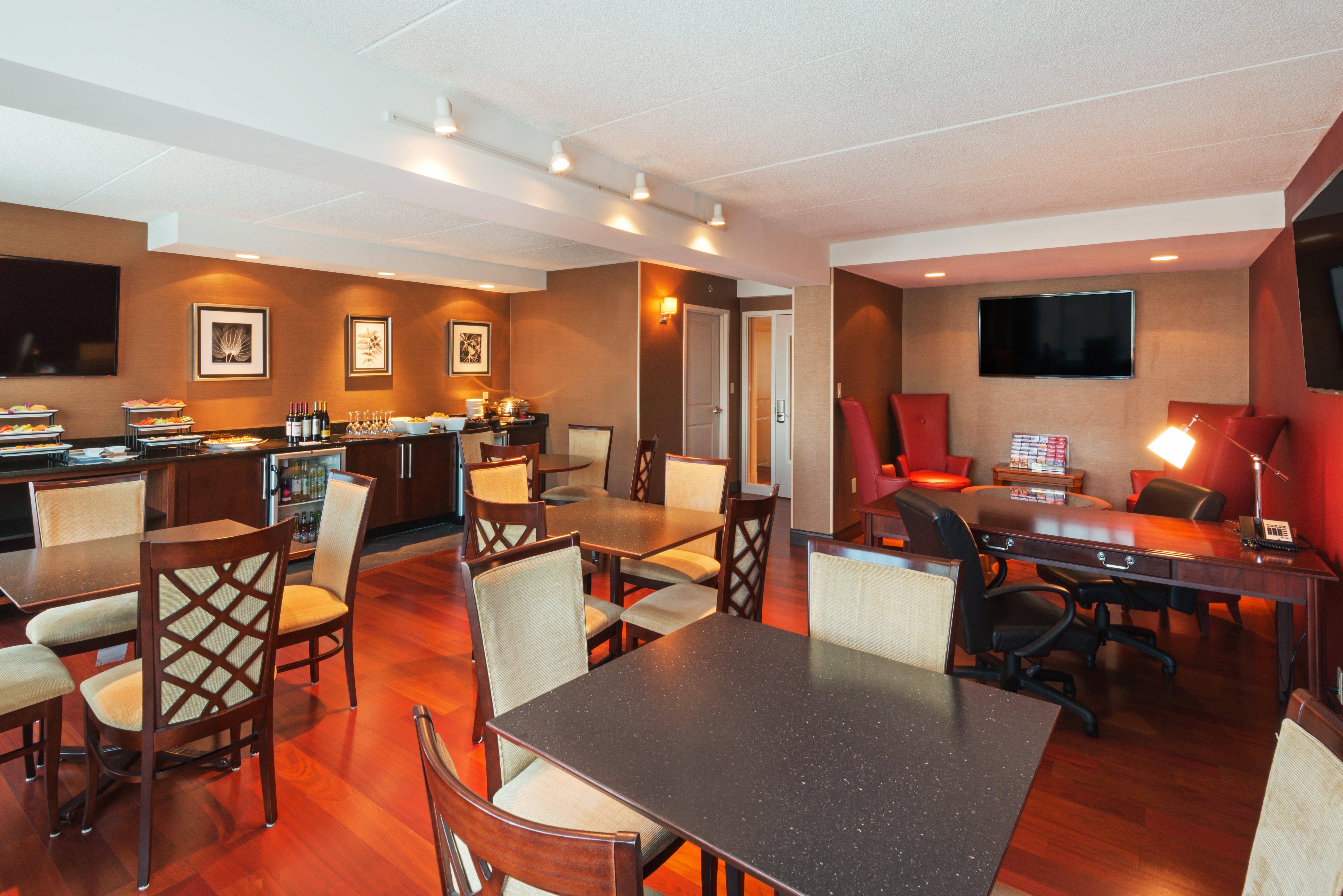 Crowne Plaza Boston - Woburn By Ihg Hotel Exterior photo