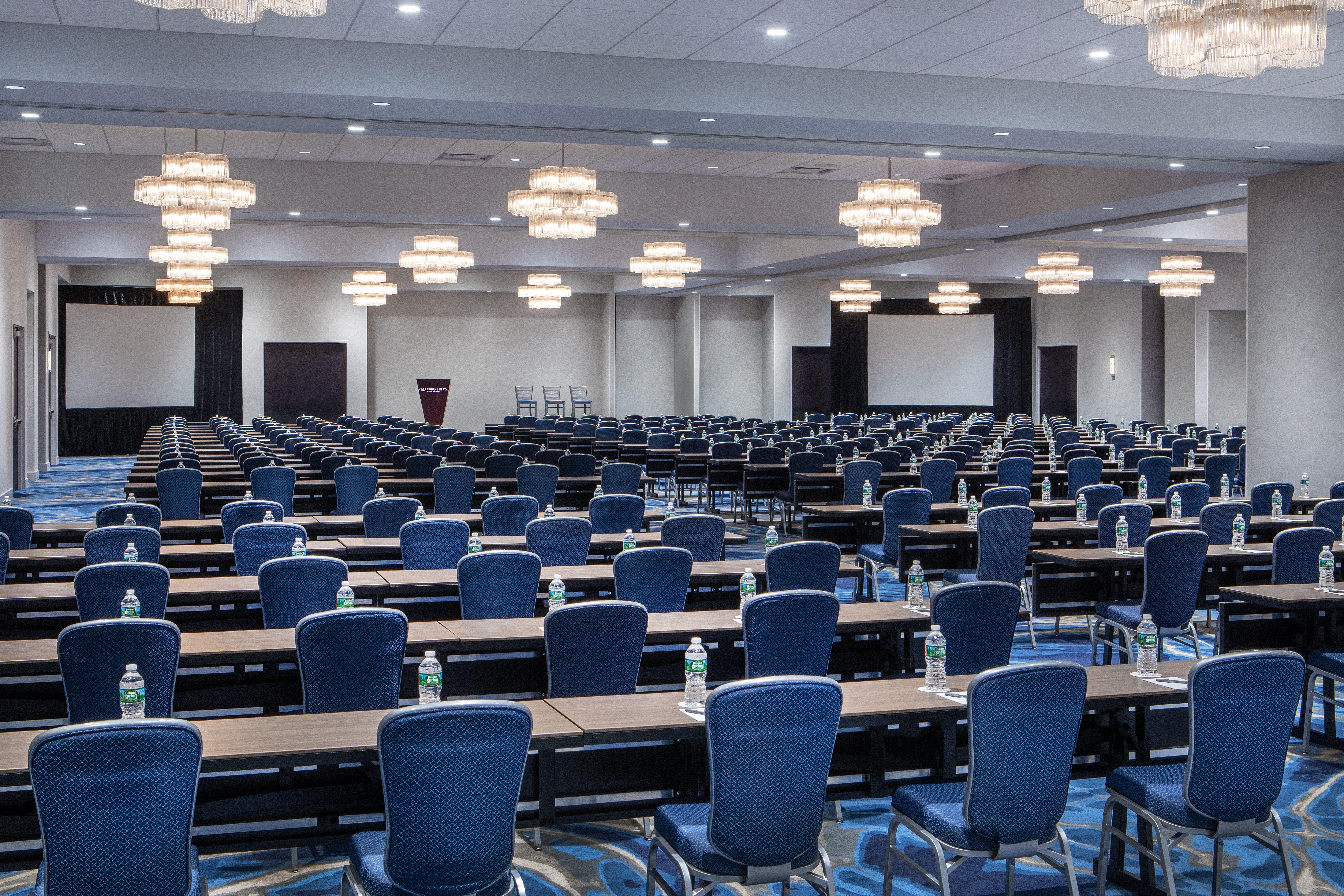 Crowne Plaza Boston - Woburn By Ihg Hotel Exterior photo