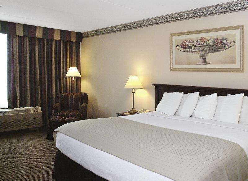 Crowne Plaza Boston - Woburn By Ihg Hotel Exterior photo