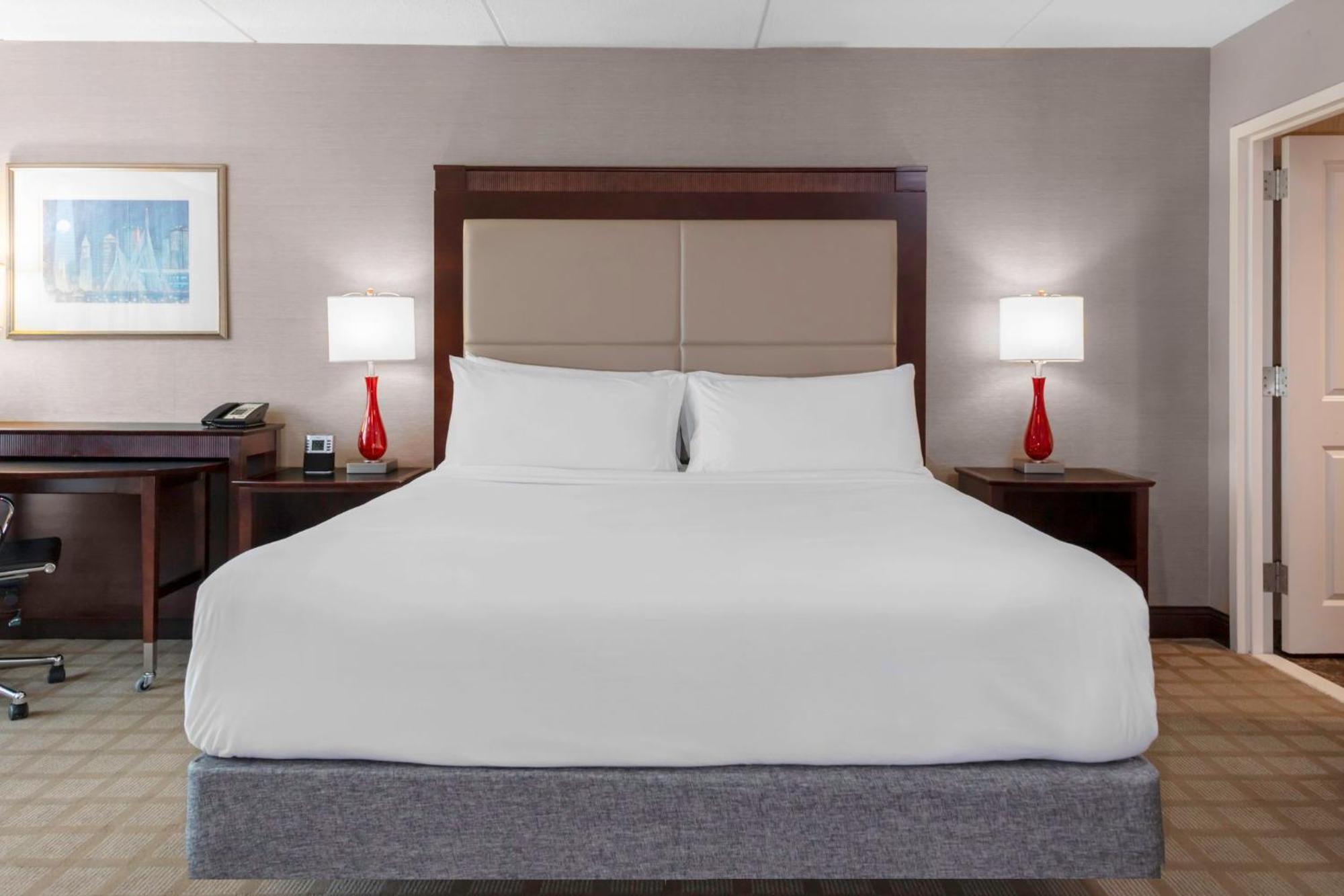 Crowne Plaza Boston - Woburn By Ihg Hotel Exterior photo