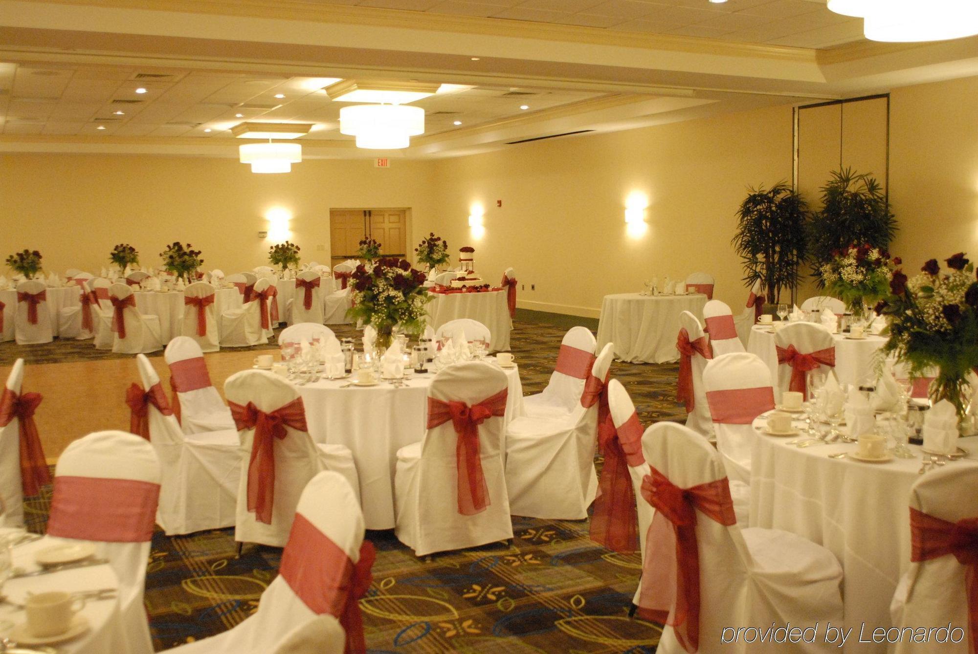Crowne Plaza Boston - Woburn By Ihg Hotel Restaurant photo