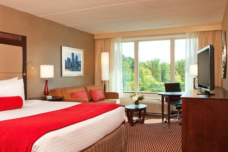 Crowne Plaza Boston - Woburn By Ihg Hotel Exterior photo